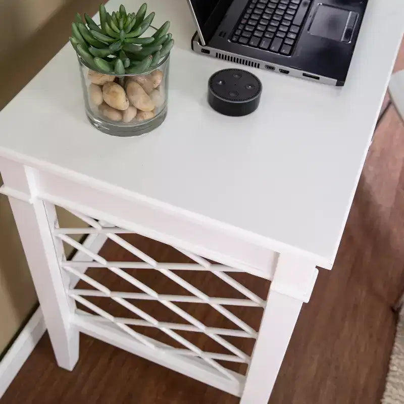 Weißer Schreibtisch, minimalistischer Arbeitstisch fürs Homeoffice, großzügige Arbeitsfläche und stabiles Gestell