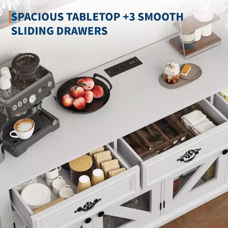 Buffet de 63 avec 3 tiroirs, étagères réglables, station de recharge et 4 portes de grange grillagées, rangement pour bar à café et buffet pour la salle à manger et le salon