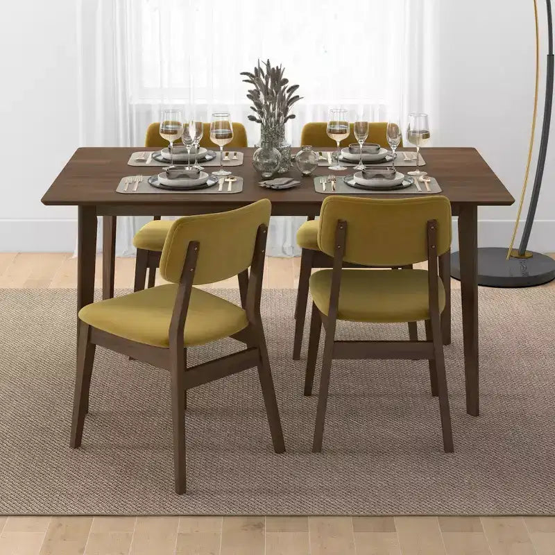 Juego de 2 sillas de comedor de terciopelo amarillo oscuro, patas de madera maciza, asiento y respaldo acolchados, sillas auxiliares sin brazos para cocina, comedor o sala de estar