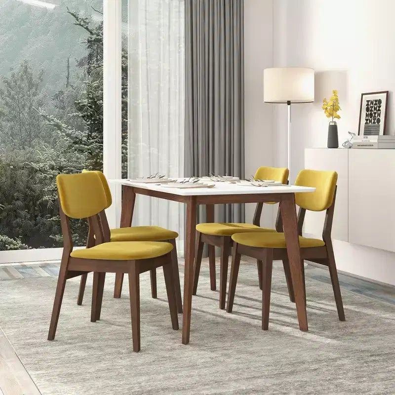 Juego de 2 sillas de comedor de terciopelo amarillo oscuro, patas de madera maciza, asiento y respaldo acolchados, sillas auxiliares sin brazos para cocina, comedor o sala de estar