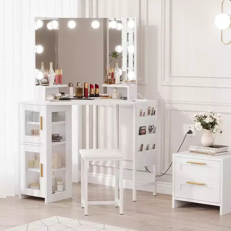 Coiffeuse d’angle avec tabouret, miroir avec ampoules, station de recharge et armoire pour chambre