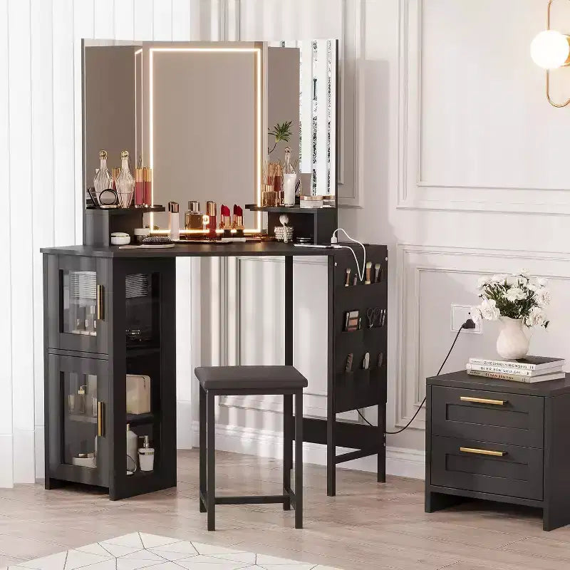 Coiffeuse d’angle avec tabouret, miroir avec ampoules, station de recharge et armoire pour chambre