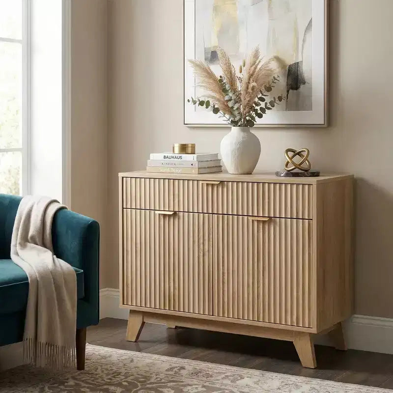 Aparador con puertas acanaladas, estante ajustable y cajón para comedor, cocina o sala de estar